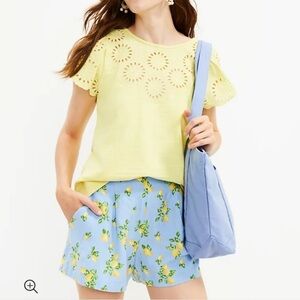 LOFT Pleated Pull On Linen Shorts in Lemon Print & Blue, Womens size Small
